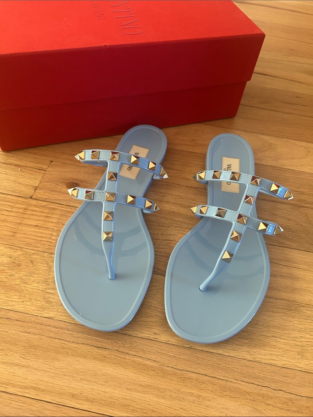 Brand New Valentino Garavani Light Blue Rockstud Jelly Thong Sandals - Picture 2 of 11